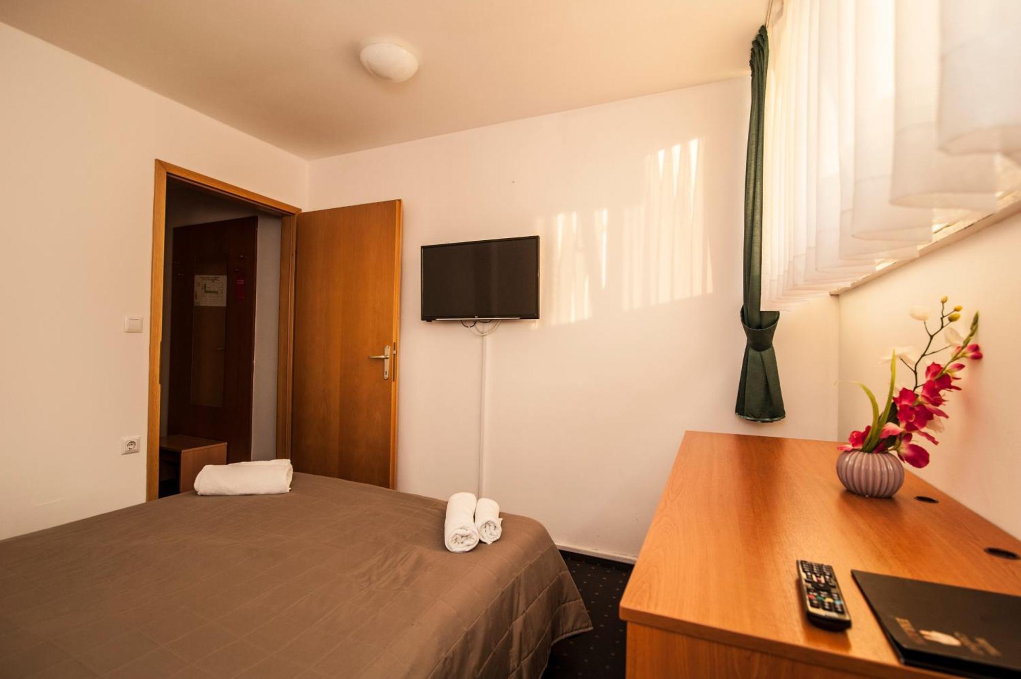 Hotel Faraon Celje Ruang foto