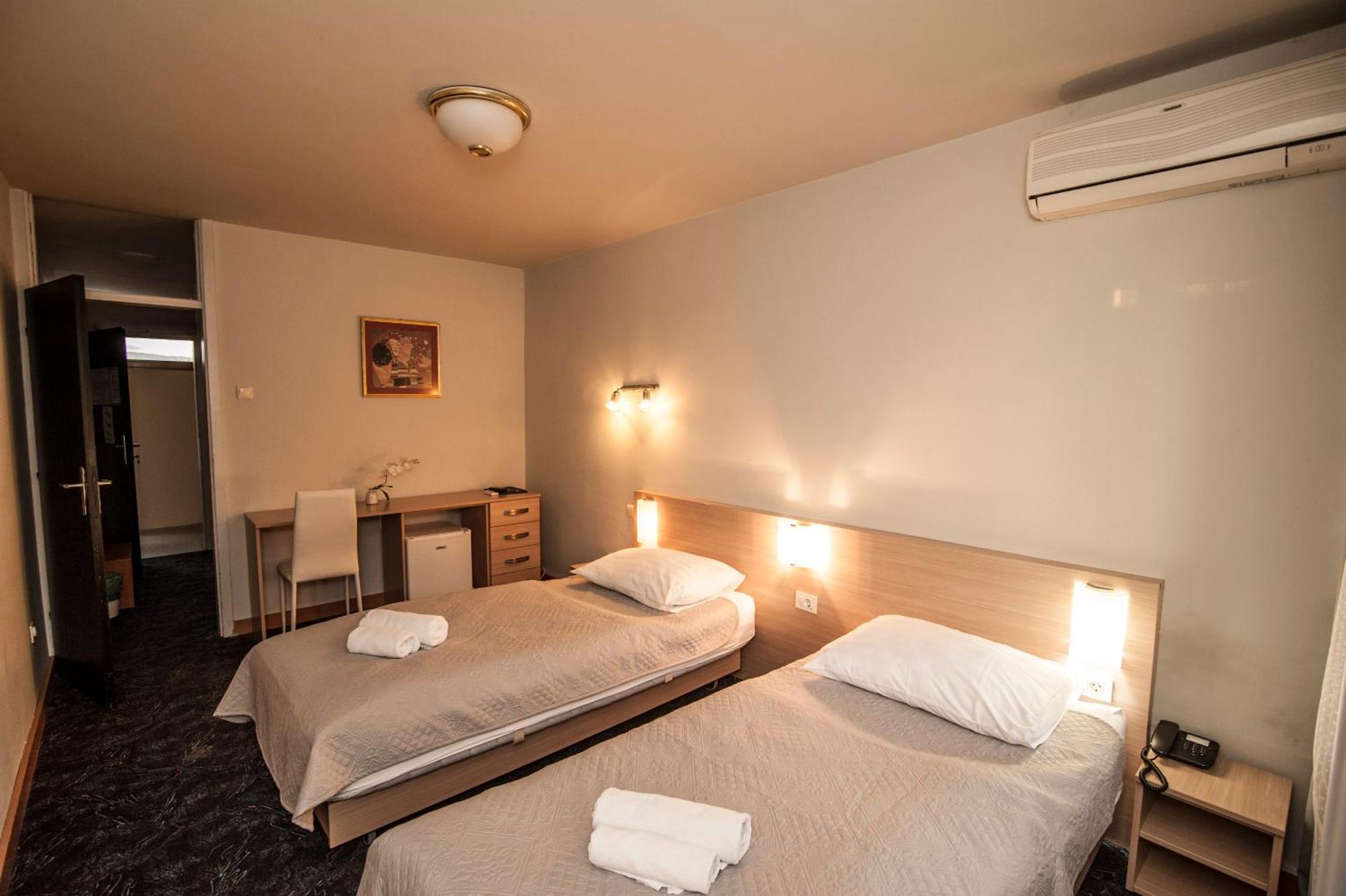 Hotel Faraon Celje Ruang foto