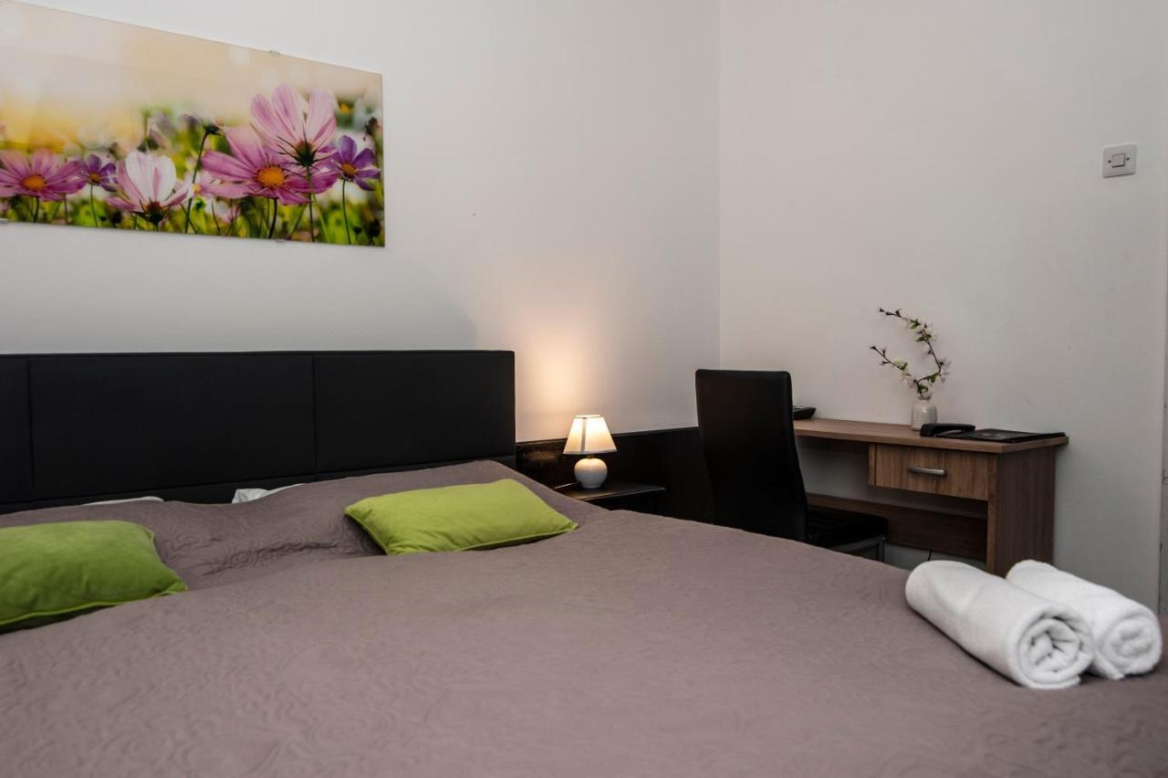 Hotel Faraon Celje Bagian luar foto