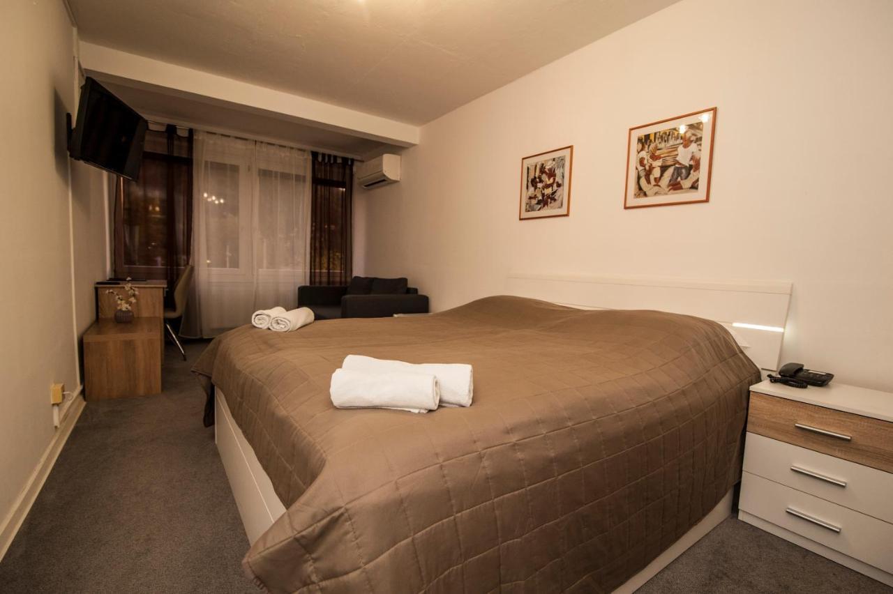 Hotel Faraon Celje Bagian luar foto